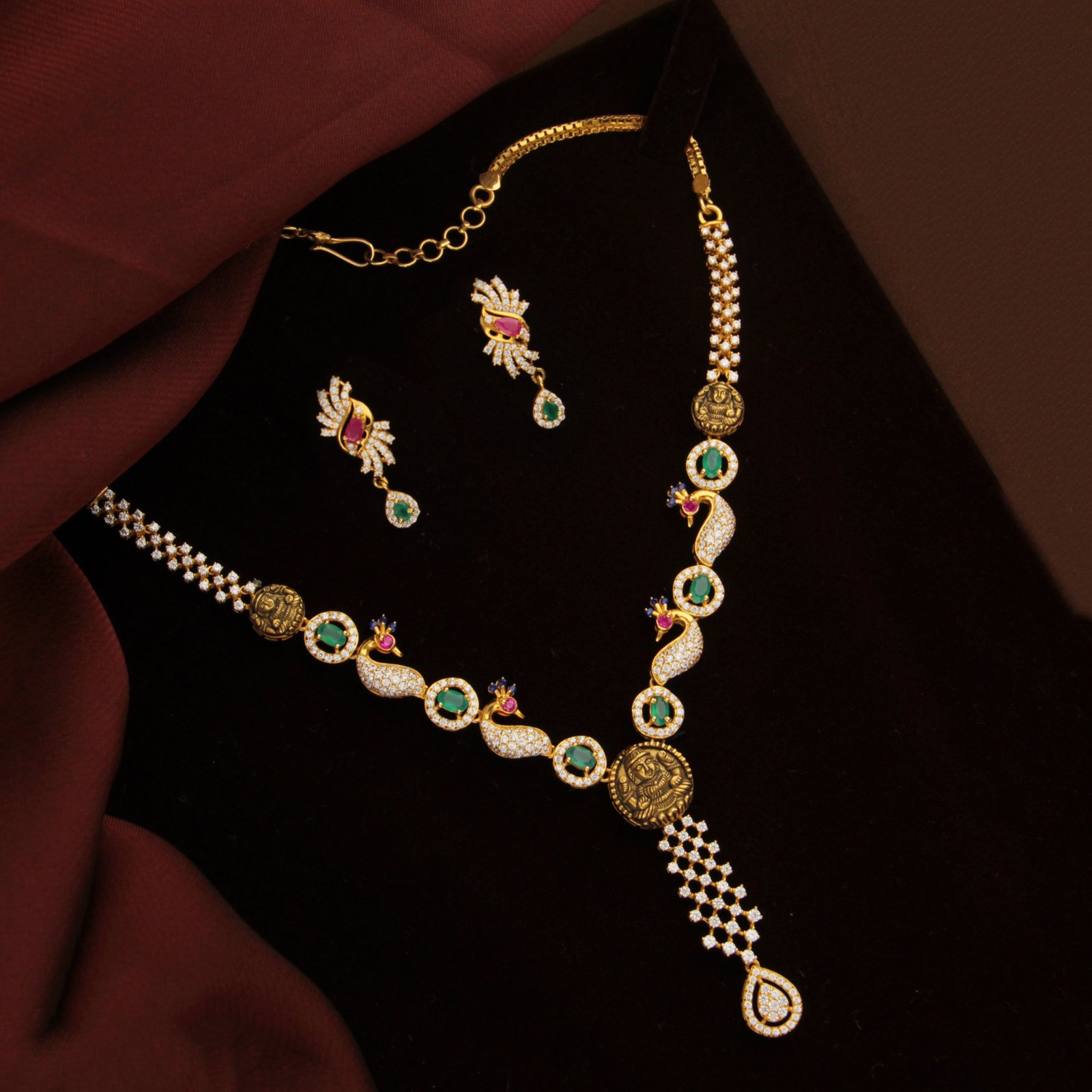 FANCY NECKLACE WITH STUD